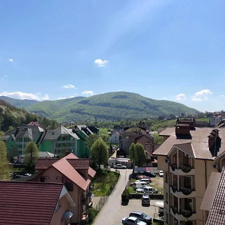 Апартаменты Центр Солнечное Закарпатье Polyana  Exterior photo